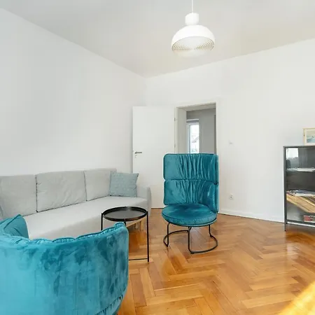 Rycerska With Parking By Renters