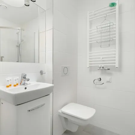 Rycerska With Parking By Renters