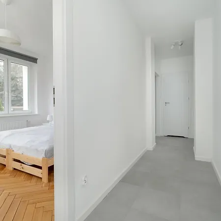 Rycerska With Parking By Renters *