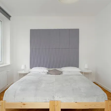 Rycerska With Parking By Renters Daire