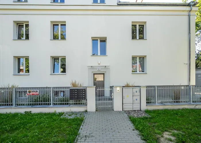 Апартаменти Rycerska With Parking By Renters Познань