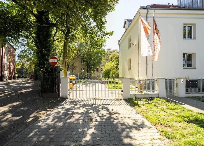 Rycerska With Parking By Renters *