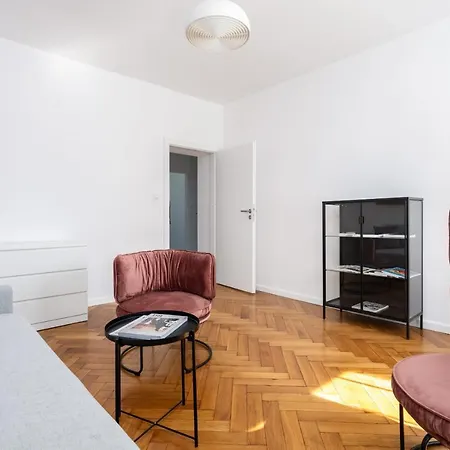 Rycerska With Parking By Renters Apartment