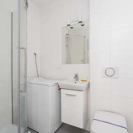 Apartment Rycerska With Parking By Renters Poznan