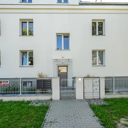 Daire Rycerska With Parking By Renters Poznan