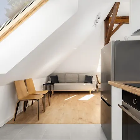 Rycerska With Parking By Renters 포즈난