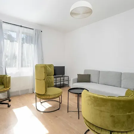 Rycerska With Parking By Renters *