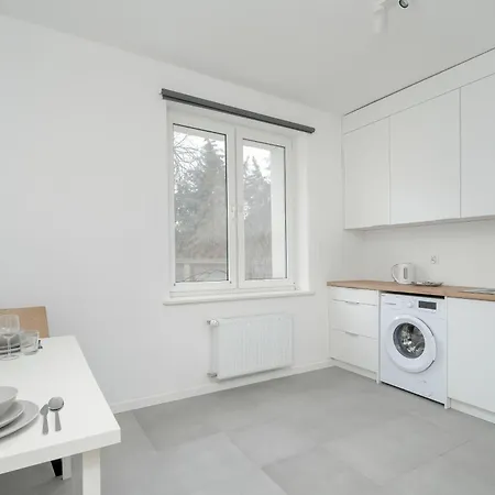 Daire Rycerska With Parking By Renters Poznan