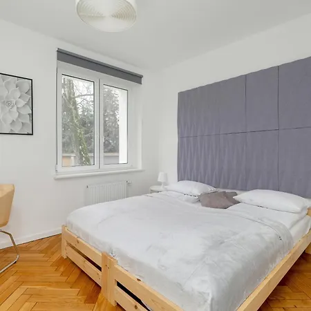 Rycerska With Parking By Renters Poznan