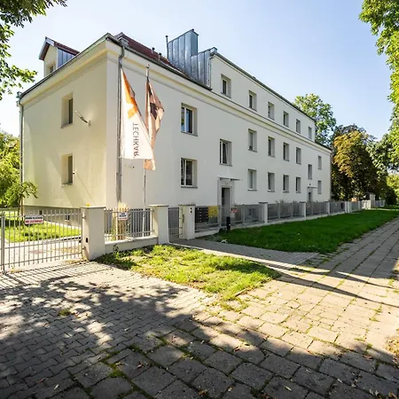 Apartment Rycerska With Parking By Renters *