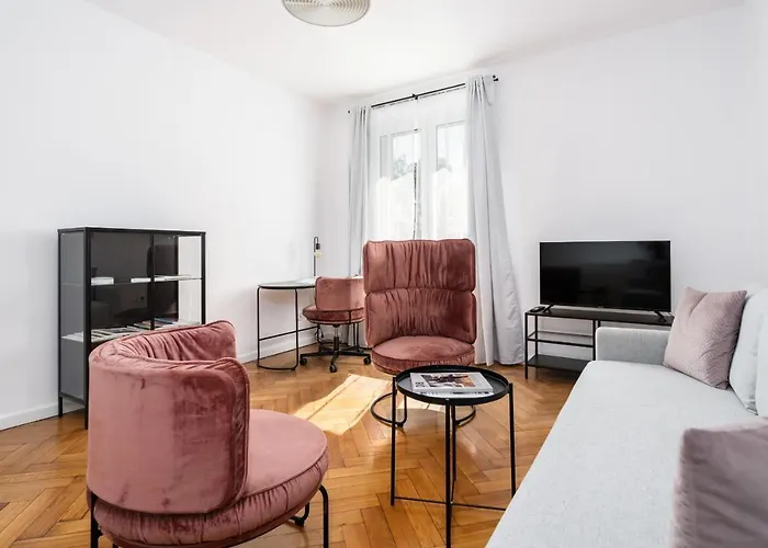 Rycerska With Parking By Renters * 波兹南